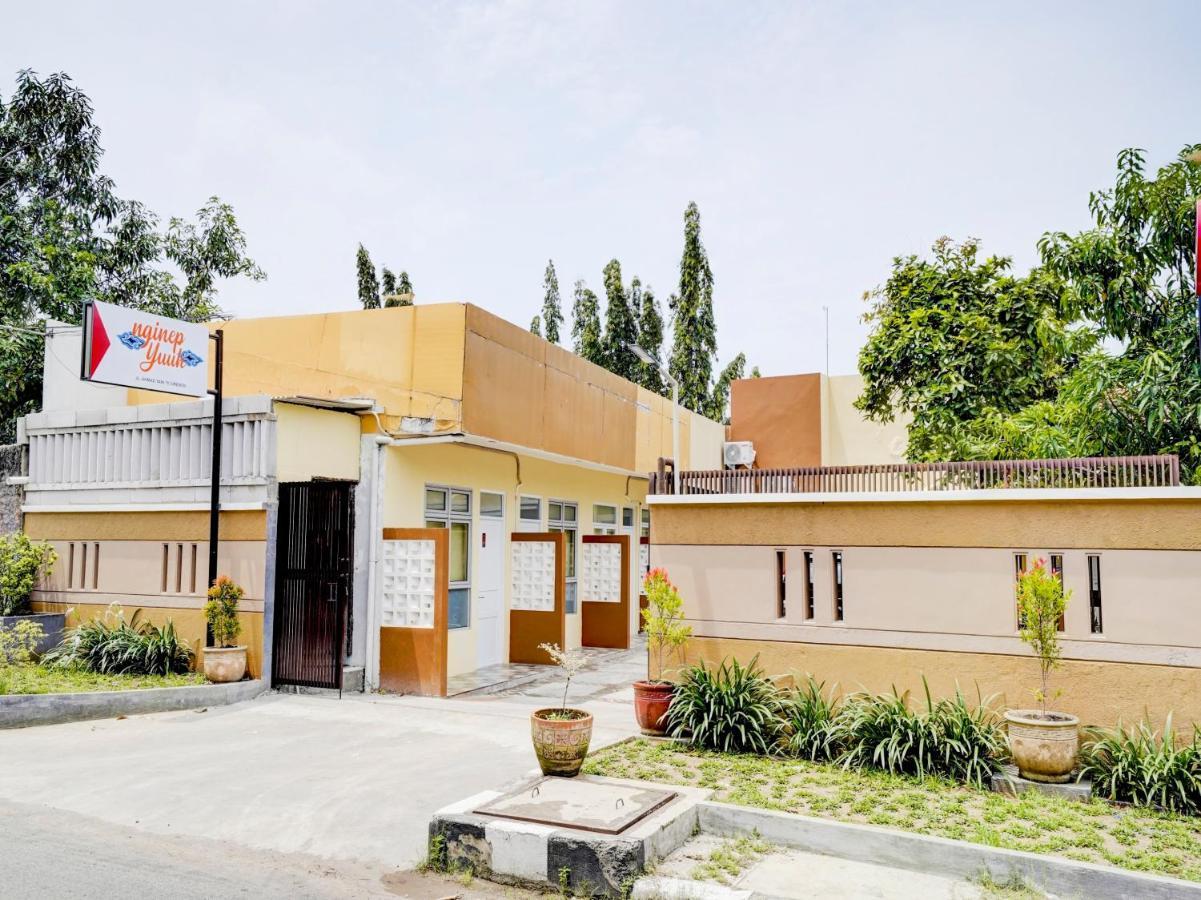 Oyo 90140 Nginep Yuuk Guest House Cirebon Ngoại thất bức ảnh