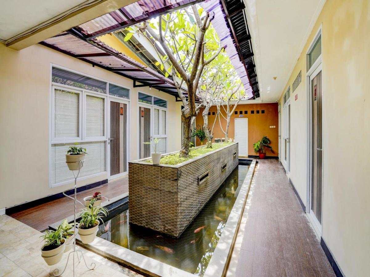 Oyo 90140 Nginep Yuuk Guest House Cirebon Ngoại thất bức ảnh